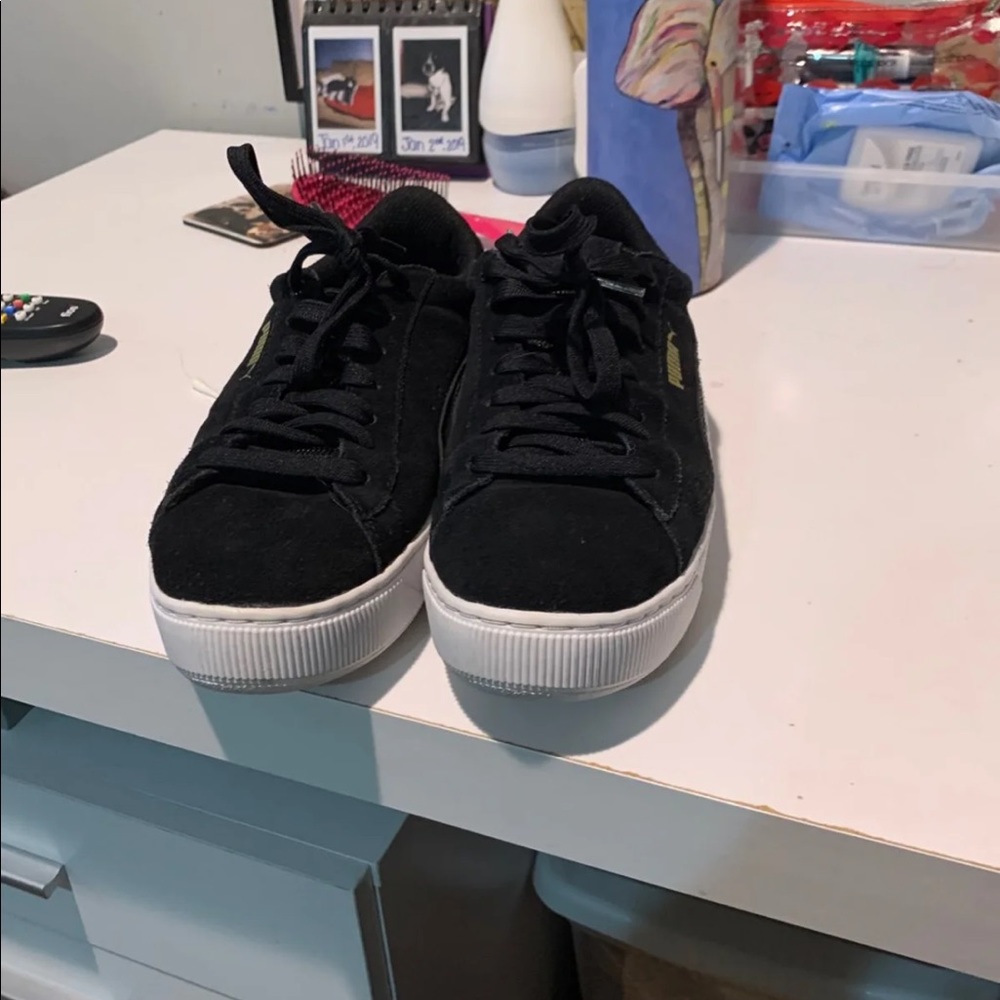 PUMA Vikky Platforms